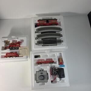 Lot Set Budweiser Model Train & Hawthorne Station w/COA